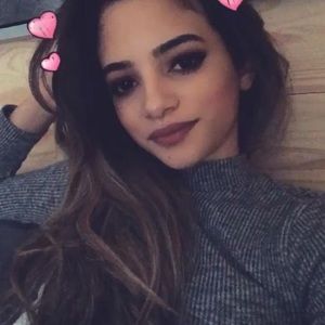 Meet your Posher, Estefania